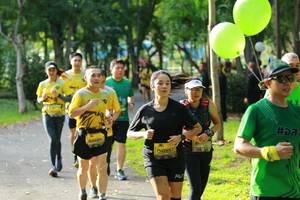 BIB: 0286, 957
                            <button type="button" onclick="openModal(5126901)" class="btn btn-primary btn-sm float-right btn-popup" data-toggle="modal" data-target=".modal-high-quality">
                        <i class="fas fa-shopping-cart"></i> Add to Cart
                    </button>
                                            <button type="button" onclick="isThisMe(5126901, true)" class="btn btn-success btn-sm float-right btn-popup btn-isme hidden" data-toggle="tooltip" data-placement="bottom" title="นี่คือรูปของคุณใช่ไหม คลิกที่นี่เพื่อเอาเข้าอัลบั้ม">
                        <i class="fas fa-plus"></i> Add to album
                    </button>
                    <button type="button" onclick="isThisMe(5126901, false)" class="btn btn-warning btn-sm float-right btn-popup btn-isnotme hidden">
                        <i class="fas fa-ban"></i> Remove from album
                    </button>